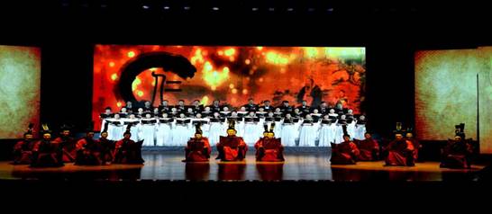 说明: F:\葛修路音乐系(新)\实践教学\迎党代会展板2017.3\2016孔子文化街开场《大爱仁德》\2016孔子文化街开场《大爱仁德》.JPG